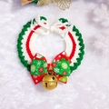 Dettaglio del collare natalizio per animali in maglia con fiocco e campanellino dorato - Taglia S (20-25cm) / Cravatta Verde con Fiocco di Natale Campanello Dorato