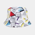 Detailopname van vissershoed met geometrische prints en rode driehoekige vormen - Pop-Art Geometrische Print (1#色)
