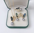 Dreiteiliges Schmetterling Schmuckset mit grauen Perlen und Kristallen im Etui - Mit Kette Mit Box / Grau