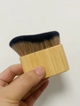 Flat foundation brush with bamboo handle and wavy synthetic bristles for seamless makeup - Bamboo / Wood Color