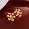 Boucles d'oreilles fleur dorées avec pierres œil de chat blanches et zircons brillants - 57# Tige en Argent - Boucles d'Oreilles Rétro en Zircon Pierre Oeil de Chat Dorée