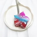 Blue and purple gradient flower claw clip made of acrylic resin on a white tray - Pink+Blue+Red (Rainbow Five-petal Flower)