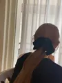 Pince à cheveux élégante en velours noir avec pendentif doré sur une queue de cheval - Noir