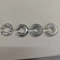 Σετ από τέσσερα ασημένια σκουλαρίκια ear cuff με στριφτό, γυαλιστερό και πτυχωτό μέταλλο - Ασημί - Σετ 4 Τεμαχίων