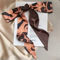 Élégant foulard en soie vintage français avec motif abstrait et texte Love Yourself - Déesse Han En Bronze 6*90cm