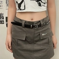 Mini-jupe Y2K style sombre avec ceinture à rivets étoiles double épaisseur et poches - Étoile Sombre
