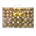 Goldene Weihnachtsbaumkugeln in verschiedenen Ausführungen wie matt und glitzernd - Gold