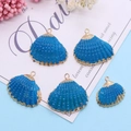 Cinque ciondoli a conchiglia blu con placcatura in oro per creazione gioielli fai-da-te - Blu Scuro
