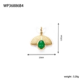 Dettaglio del ciondolo a ventaglio dorato con pietra verde, misura 2,0cm x 1,97cm - WP36886B4-Stile Pietra Verde