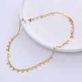 Collana minimalista in acciaio inossidabile dorato con ciondoli a triangolo geometrico su vassoio - 42cm / Oro