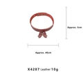 Détail du choker en cuir rouge avec nœud et clochette, dimensions 40cm par 5cm - Choker en Cuir avec Nœud X4287