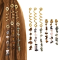 Goldene Dreadlock-Spiralen mit Naturstein-Anhängern an geflochtenem braunem Haar - Gold Set (6 Stück)