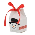 Detail der Weihnachts-Geschenkbox aus Papier mit Schneemann und roter Schleife - Schneemann