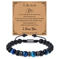 Détail du bracelet en perles d'œil de tigre noir mat avec cordon réglable et carte cadeau - À mon oncle