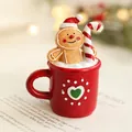 Figura navideña de hombre de jengibre en taza roja de resina decorativa de Navidad - Taza de Muñeco de Nieve Roja Modelo B