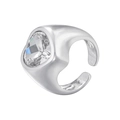 Macro di un anello in argento a forma di cuore con gemma e design aperto regolabile - Platino Zircone Bianco