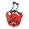 Détail d'un demi-masque samouraï cyberpunk rouge avec sangles réglables et fini métal - Masque Mécanique (Rouge)