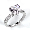 Elegant 925 sterling silver ring featuring a heart-shaped cubic zirconia stone - Ur0681b / Size 6