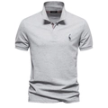 Dettaglio ricamo cervo su polo in cotone grigio con fodera del collo a righe - S / Grigio chiaro