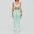 Ensemble de yoga côtelé sans couture vert menthe avec brassière en V et legging taille haute - S / Haut Et Bas / Ensemble deux pièces / Vert menthe