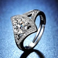 Macro shot of a brilliant round cut solitaire ring with pavé-set fanned hollow design - Y127 Fan-Shaped Hollow Halo