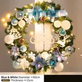 Ghirlanda natalizia blu e bianca da 60cm con luci LED, pigne e decorazioni renna - 60cm Blu Bianco