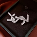Spilla a farfalla stile YSL in argento con cristalli su velluto nero di lusso - Spilla 57# - Argento - Lettera