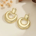 Orecchini a cerchio dorati spessi con perni geometrici quadrati in stile vintage - Rotondo / Oro