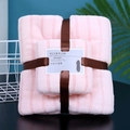 Roze gestreepte koraalfleece handdoekset met decoratieve gesprik en productkaart - Gezichtshanddoek / Roze