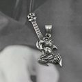 Hip-hop ketting van titaniumstaal met een vintage zilveren skelet dat gitaar speelt - Stijl A Skelethand Gitaar (Alleen Hanger)