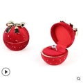 Scatola porta gioielli palla di Natale rossa in velluto con fiocco dorato per anelli - Scatola per anelli / Rosso