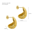 Detalle de pendientes en espiral chapados en oro 18K con medidas de 24 mm alto y 16 mm ancho - Textura en Espiral (ZG1217) / Dorado