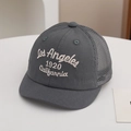 Dettaglio del ricamo Los Angeles 1920 su berretto da baseball a rete grigio scuro - 48-50cm / grigio scuro