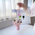Bouquet de fleurs au crochet violet fait main dans un sac transparent avec LED - Avec Lumières + Sac Cadeau + Carte de Voeux / Seau à Câlin Violet Fairy Puff
