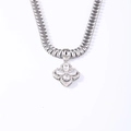 Collana a quadrifoglio d'argento con catena pavé di diamanti quadrati da donna - Platino Zirconia Bianca (Stile Trifoglio)