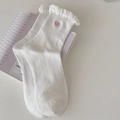 Calze bianche da donna con ricamo a cuore rosa e bordo a volant in stile giapponese - Taglia unica / Bianco Chiaro di Luna