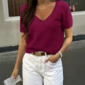 Haut tricoté bordeaux à manches courtes et col en V pour femme, style urbain chic - S / Rouge Vin Foncé