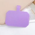Dettaglio dell'inserto viola per cordino cellulare con trama intrecciata e anello in metallo - Viola