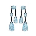 Elegantes pendientes largos de gota con piedras azul claro y montura de metal negro - Azul
