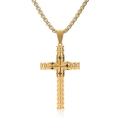 Detail van de gouden cilinder kruishanger met bamboetextuur en zwarte kruispatronen - Goudkleur Met Ketting (3.0*550mm)
