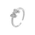 Detail der silbernen Schleifenring mit Mikro-Zirkonia und verstellbarem offenem Ringband - VJ607-Unregelmäßige Schleife / Weißgold