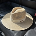 Cappello in paglia di rafia a tesa larga con targhetta in metallo fatta a mano beige - M(56-58cm) / Bianco Sporco