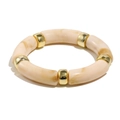 Bracelet élastique minimaliste avec segments en résine beige marbrée et billes dorées - Blanc