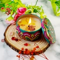 Bohemian style scented candle in colorful metal tin with dried petals and real flame - D202 Mint