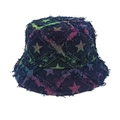 Detalle de gorro de pescador denim con estrellas de colores y bordes deshilachados retro - M (56-58cm) / Negro