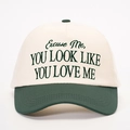 Cappellino da baseball bicolore beige e verde scuro con ricamo Excuse Me You Look Like - Crema/Verde Scuro