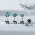 Ohrstecker aus Titanstahl mit hellblauen Zirkoniasteinen in einer silbernen Fassung - Hellseeblau