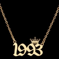 Golden necklace with 1993 birth year pendant and crown detail on O-chain link - 1993 / Gold