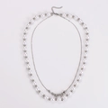 Elegante collana di perle a strati con perline argentate e catena sottile per donna - Color Acciaio