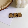 Lindo clip de pelo marrón con tres ositos sobre fondo blanco con un estilo minimalista - Oso / 6.7cm / Oso Color Café
